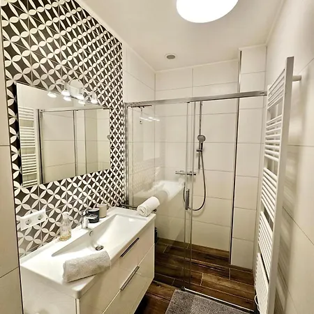 Lovely 1 Bedroom Flat With Terrace In Luxembourg-ces1 לוקסמבורג